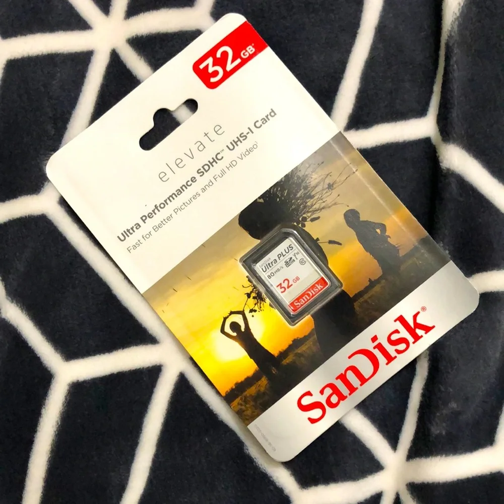 NEW SanDisk 32 gb SD card